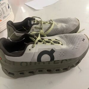 On Running Cloudtec Shoes - Gray and Green